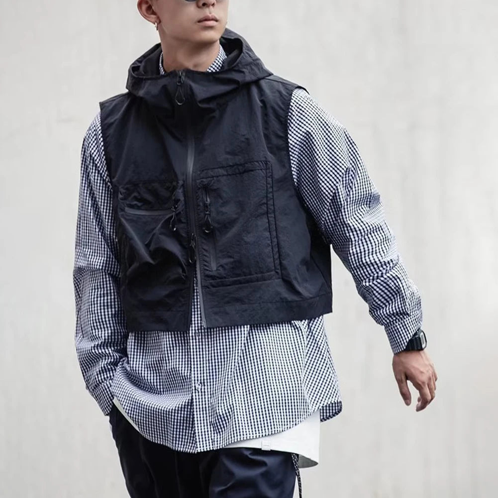 Funktionelle Herren-Kapuzenweste mit mehreren Taschen, leichte ärmellose Jacke für Freizeit- und Arbeitsanlässe
