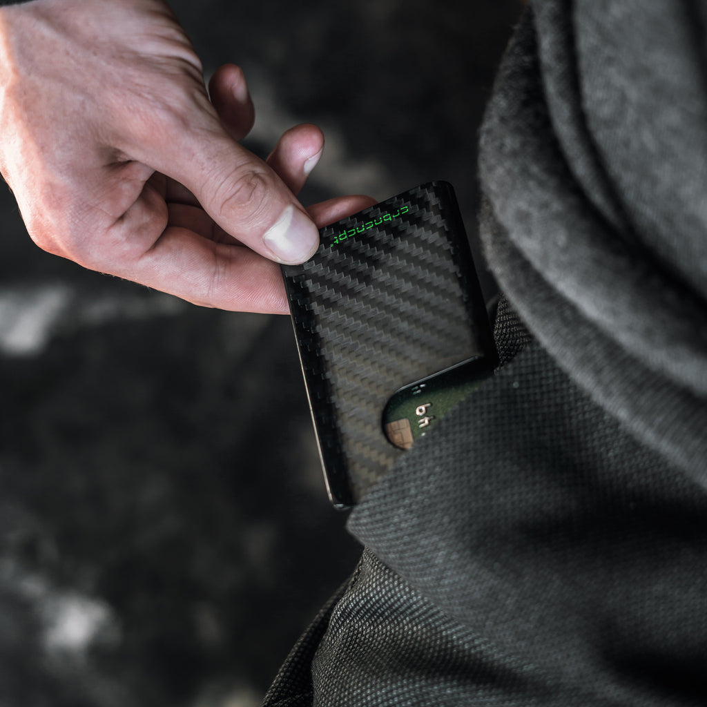 Carbon Fiber Kartenetui | RFID